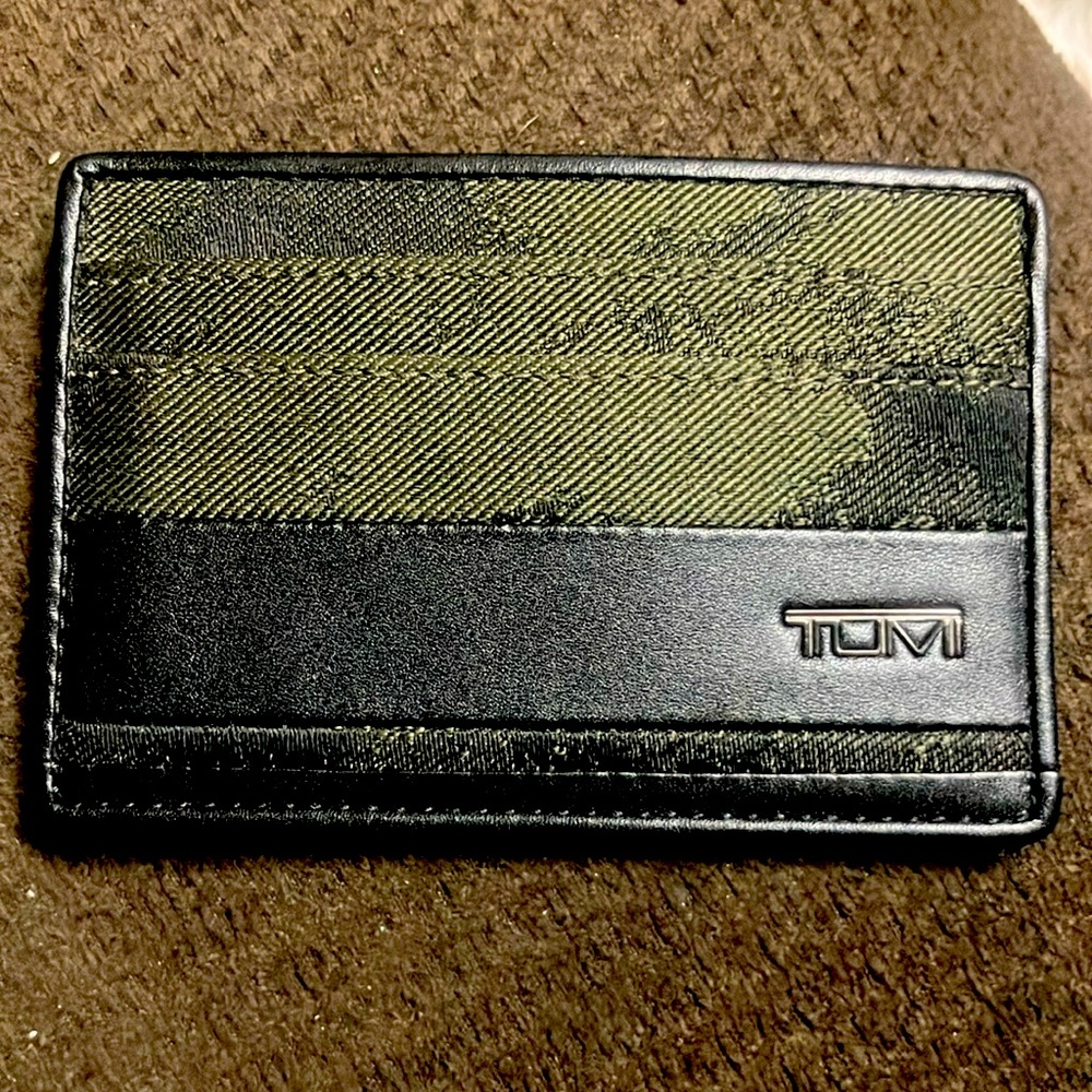 TUMI Alpha Slim Card Case - Camo Jacquard Green/Black